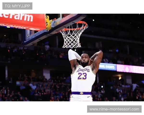 NBA季后赛激战正酣 詹姆斯领衔湖人挑战勇士争夺总决赛席位 - 副本 - 副本